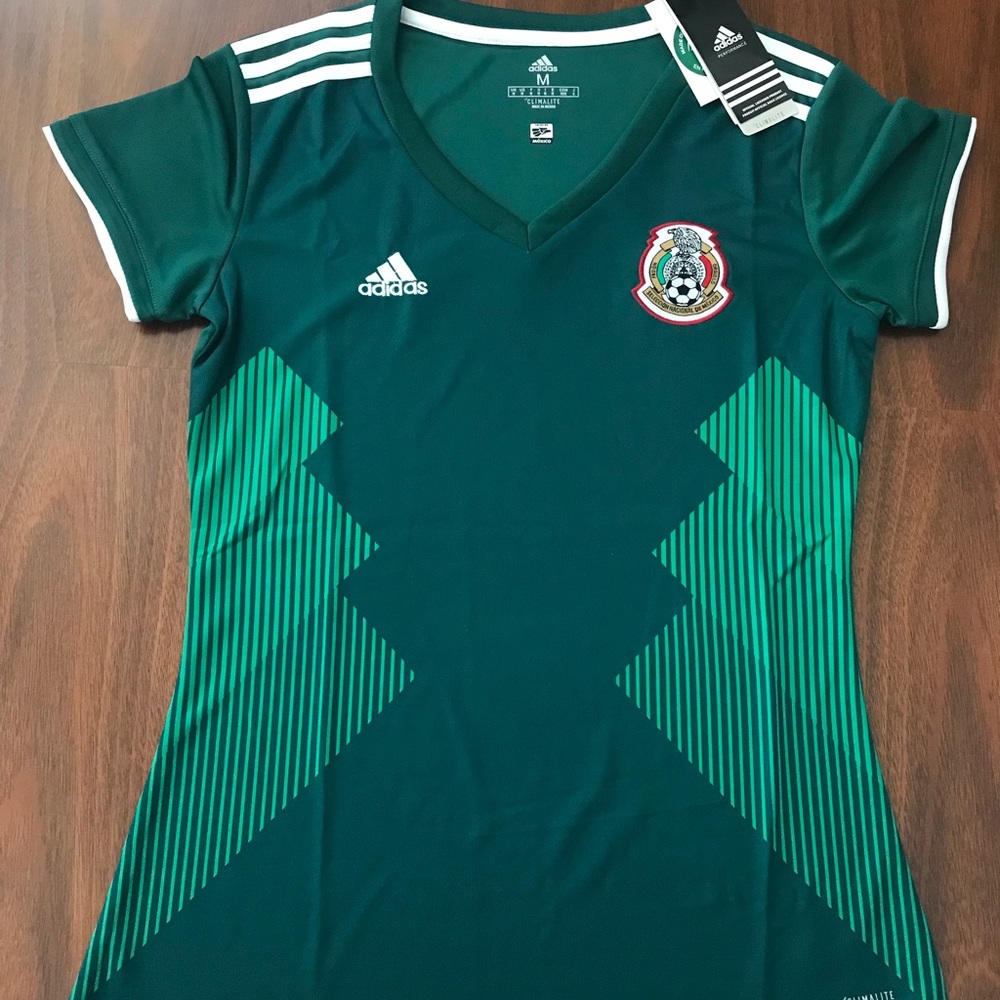 2018 women’s Mexico soccer jersey